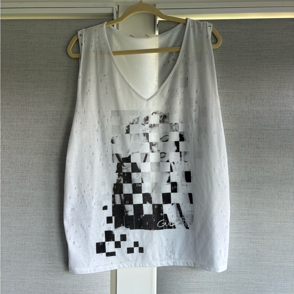 Guess White Sleeveless Marilyn Monroe Top